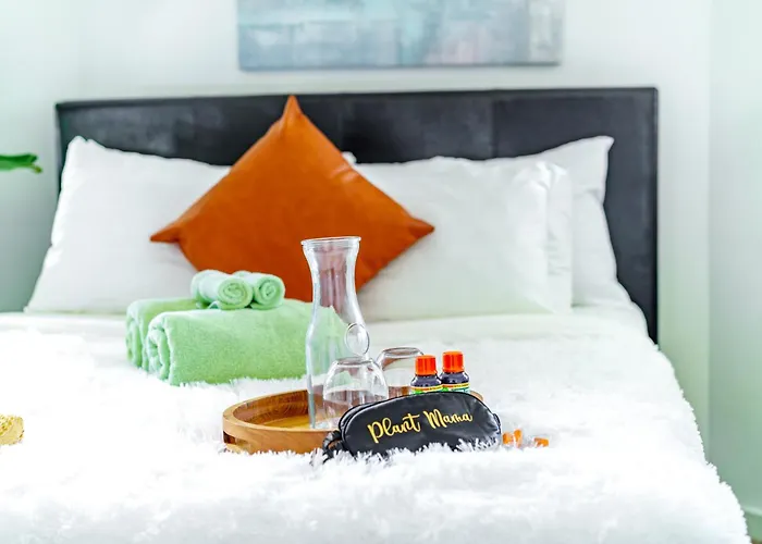 Jungle House Luxury Homes - Downtown Short North - Steps To Convention Center & Nationwide Arena - Sleeps Up To 6 - Free Parking - Over 5,800 Five Stars Apartamento