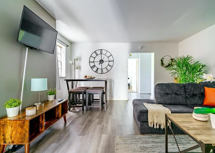Jungle House Luxury Homes - Downtown Short North - Steps To Convention Center & Nationwide Arena - Sleeps Up To 6 - Free Parking - Over 5,800 Five Stars * Columbus