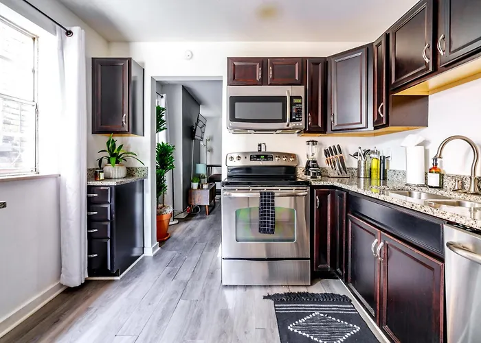 Jungle House Luxury Homes - Downtown Short North - Steps To Convention Center & Nationwide Arena - Sleeps Up To 6 - Free Parking - Over 5,800 Five Stars Apartamento