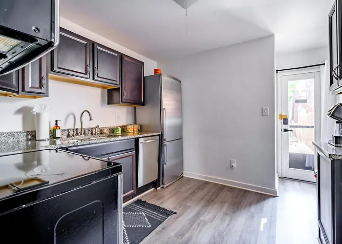 Jungle House Luxury Homes - Downtown Short North - Steps To Convention Center & Nationwide Arena - Sleeps Up To 6 - Free Parking - Over 5,800 Five Stars * Columbus