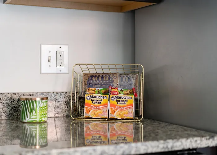 Jungle House Luxury Homes - Downtown Short North - Steps To Convention Center & Nationwide Arena - Sleeps Up To 6 - Free Parking - Over 5,800 Five Stars Columbus