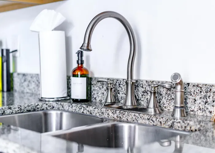 Jungle House Luxury Homes - Downtown Short North - Steps To Convention Center & Nationwide Arena - Sleeps Up To 6 - Free Parking - Over 5,800 Five Stars Apartamento