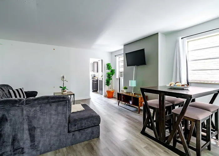 Jungle House Luxury Homes - Downtown Short North - Steps To Convention Center & Nationwide Arena - Sleeps Up To 6 - Free Parking - Over 5,800 Five Stars Apartamento