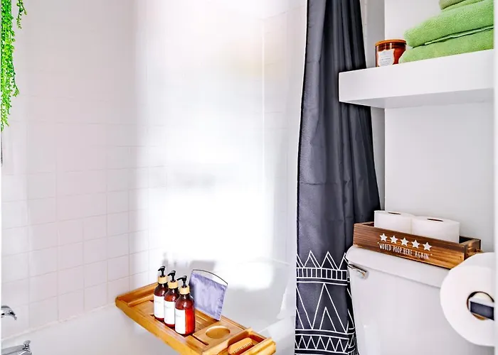 Jungle House Luxury Homes - Downtown Short North - Steps To Convention Center & Nationwide Arena - Sleeps Up To 6 - Free Parking - Over 5,800 Five Stars Apartamento Columbus